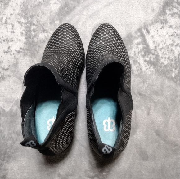 Betabrand Women's Tennis Western Waterproof Pull On Chelsea Boots Size 6.5 - Picture 3 of 6